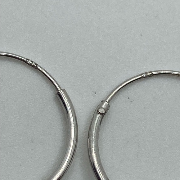 Vtg Sterling Silver Removable Glitter Ball Hoop Earrings .7” - Picture 3 of 4